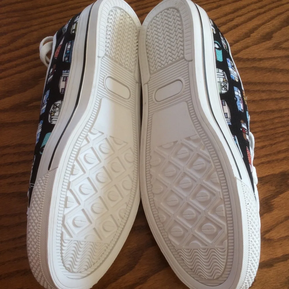 NWOT Camping Women’s Sneakers, Sz 7-7.5 (Euro 38)